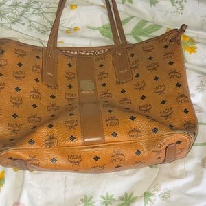 MCM  TOTE